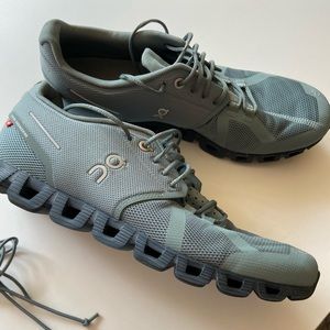 On Running MONOCHROME in Sea